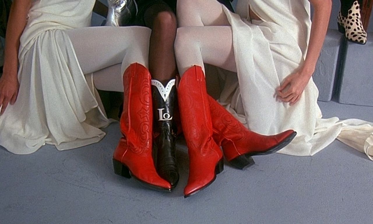 header image for Prêt-à-Porter