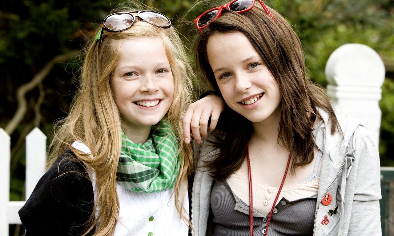 header image for Karla & Katrine