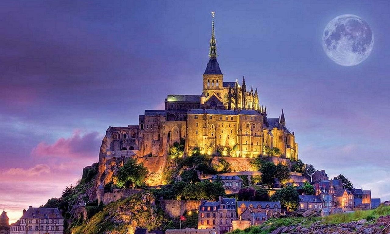 header image for World's Greatest Palaces