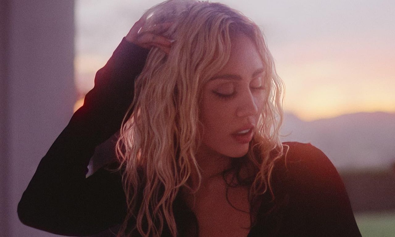 header image for Miley Cyrus – Endless Summer Vacation (Backyard Sessions)