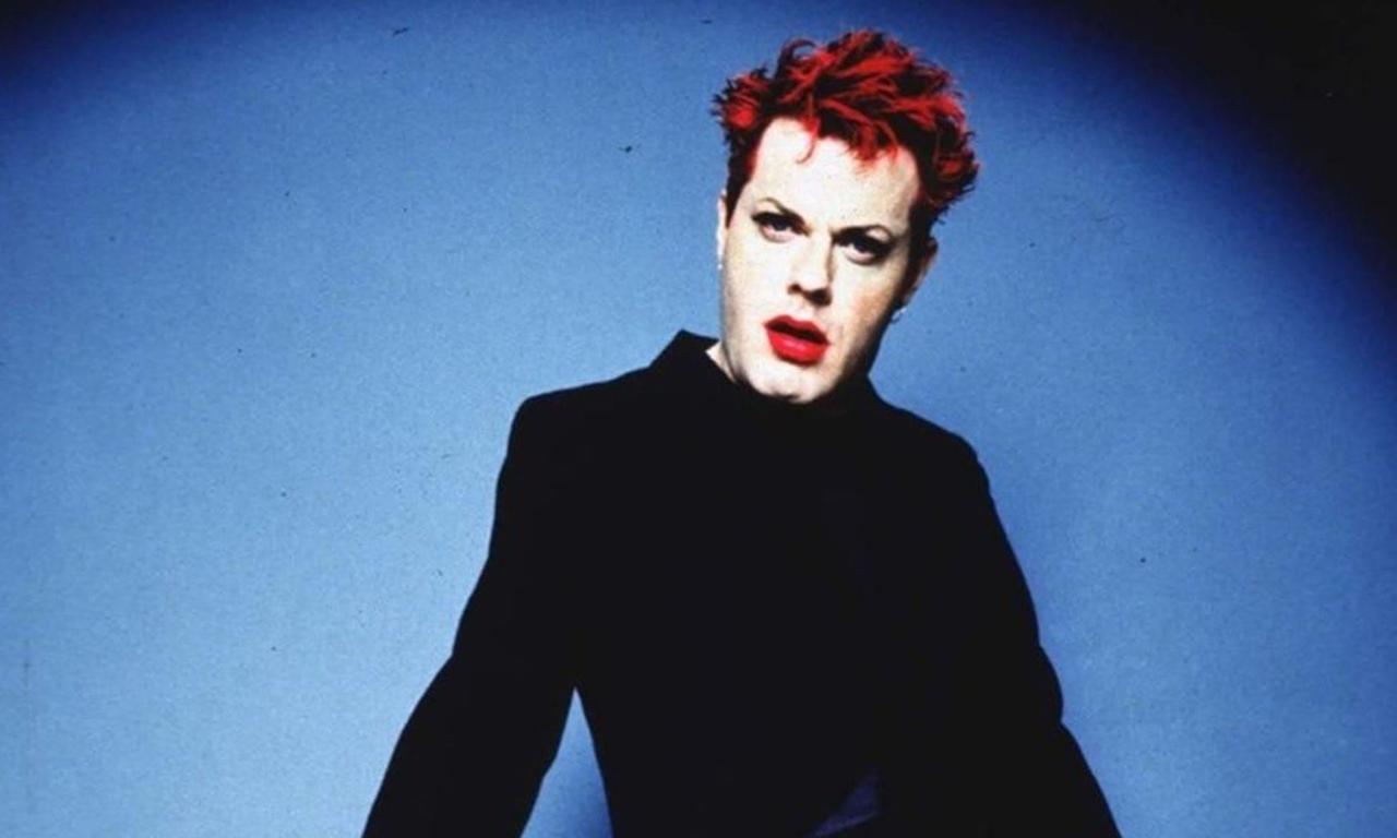 Eddie Izzard: Dress to Kill - Where to Watch and Stream Online ...