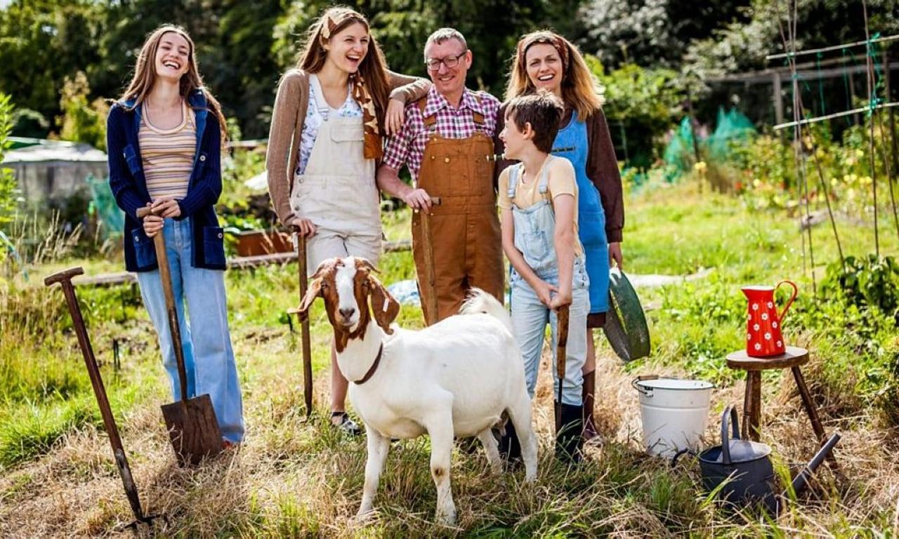 Back in Time for Dinner - Where to Watch and Stream Online - Where To Watch Back In Time For Dinner