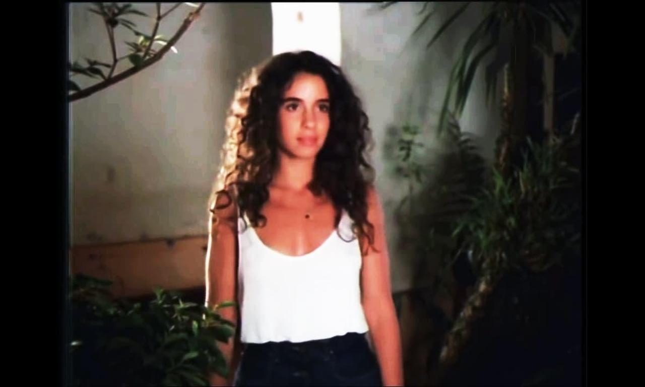 Luna caliente Where to Watch and Stream Online Entertainment.ie