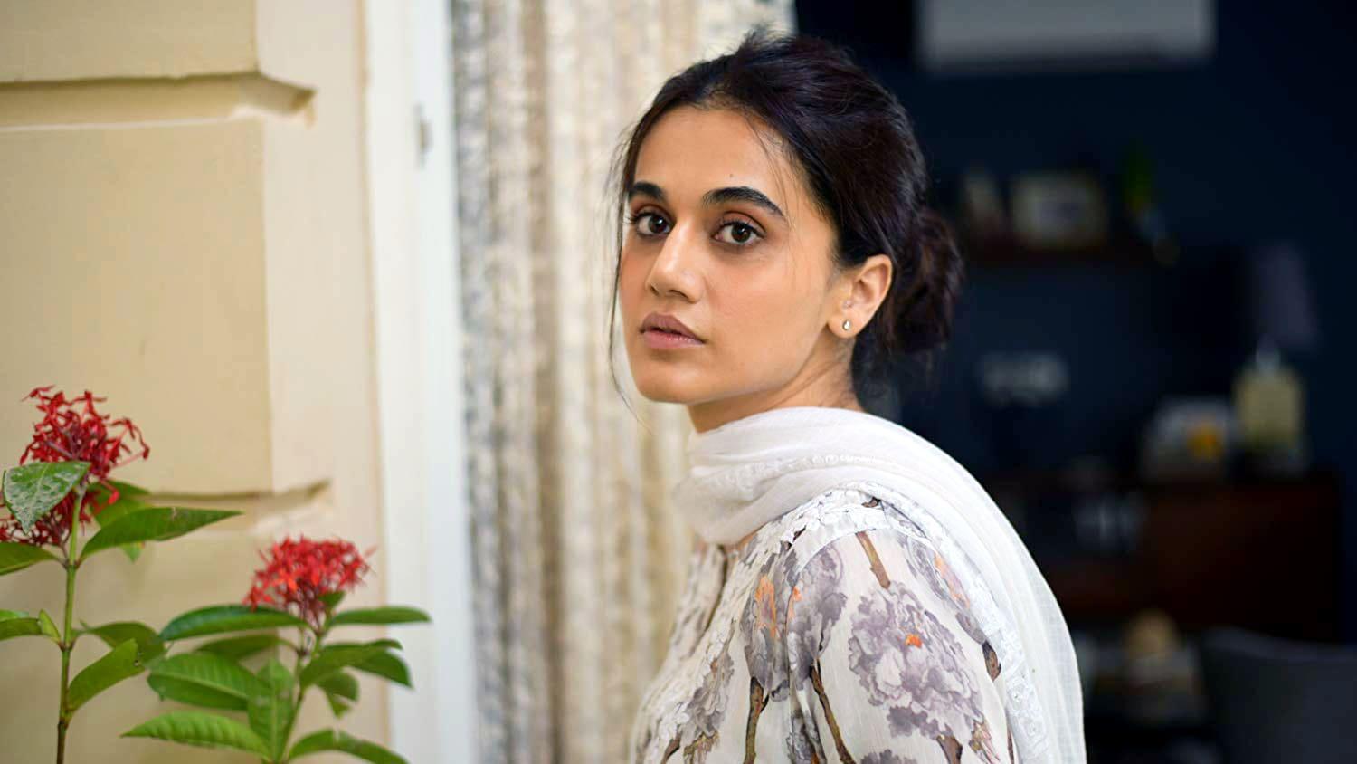 Smriti Irani lauds Taapsee Pannu's Thappad trailer, says 'will definitely  watch the film' – India TV