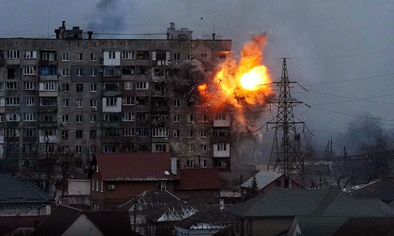 header image for 20 Days in Mariupol