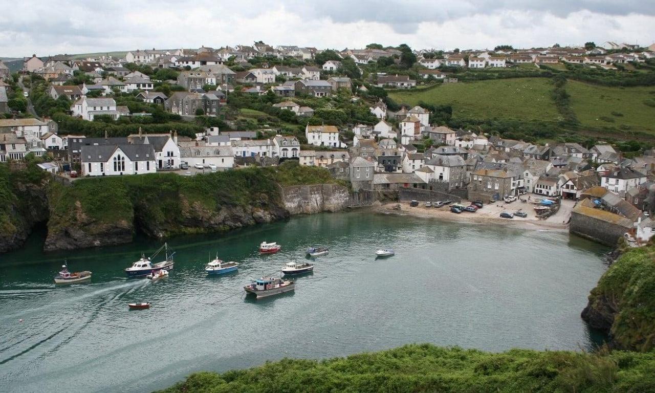 header image for Doc Martin and the Legend of the Cloutie