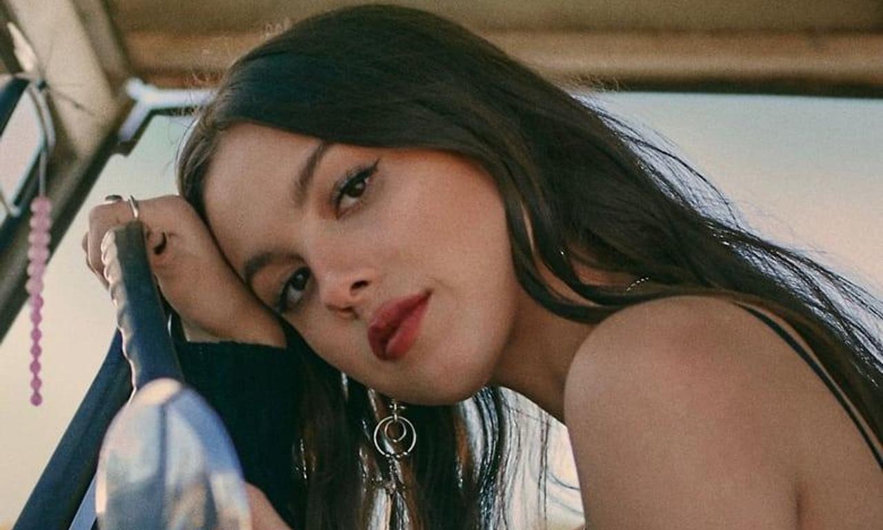 header image for OLIVIA RODRIGO: driving home 2 u (a SOUR film)