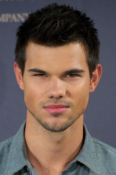 Taylor Lautner - About - Entertainment.ie