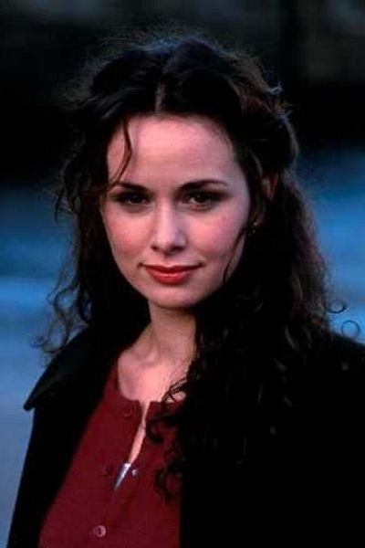 Zoë Eeles About Entertainment Ie