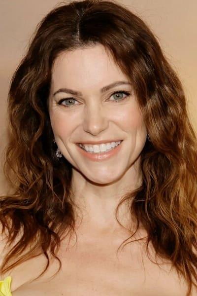 Courtney Henggeler - About - Entertainment.ie