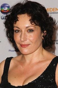 Lucy Cohu