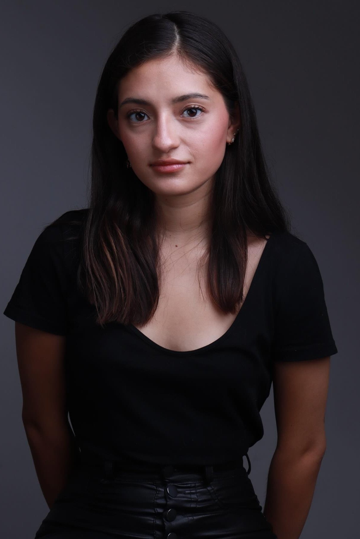 Unveiling the Rising Star: Evangeline Quiroz Takes the Entertainment World by Storm