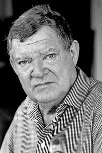 Robert Hughes