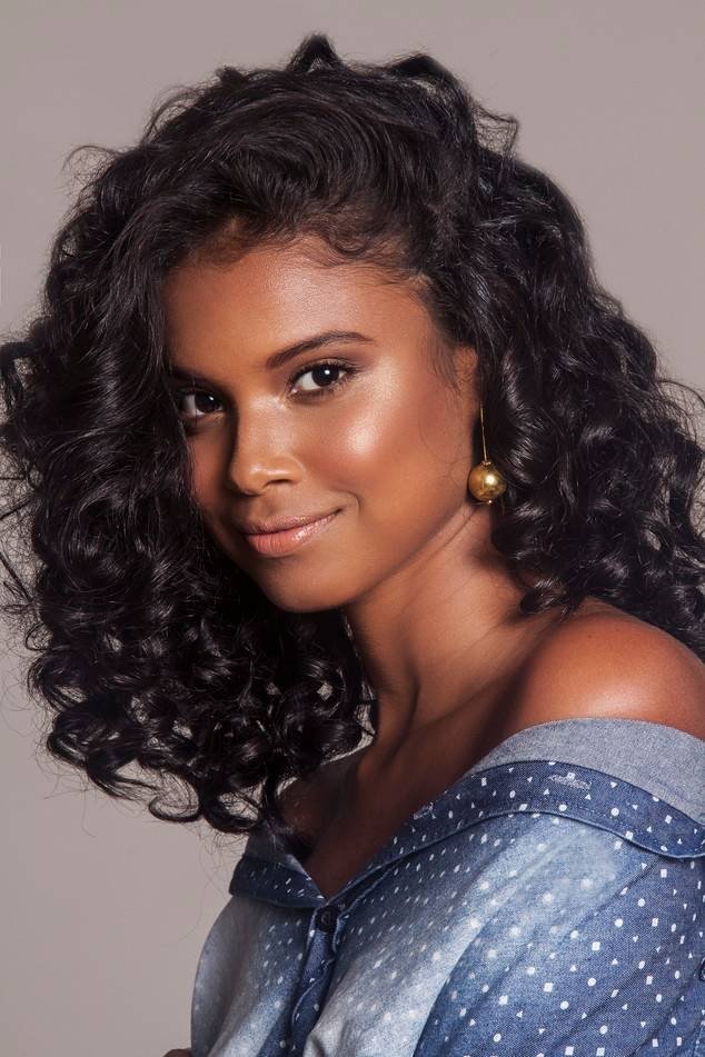 Aline Dias About Entertainment.ie