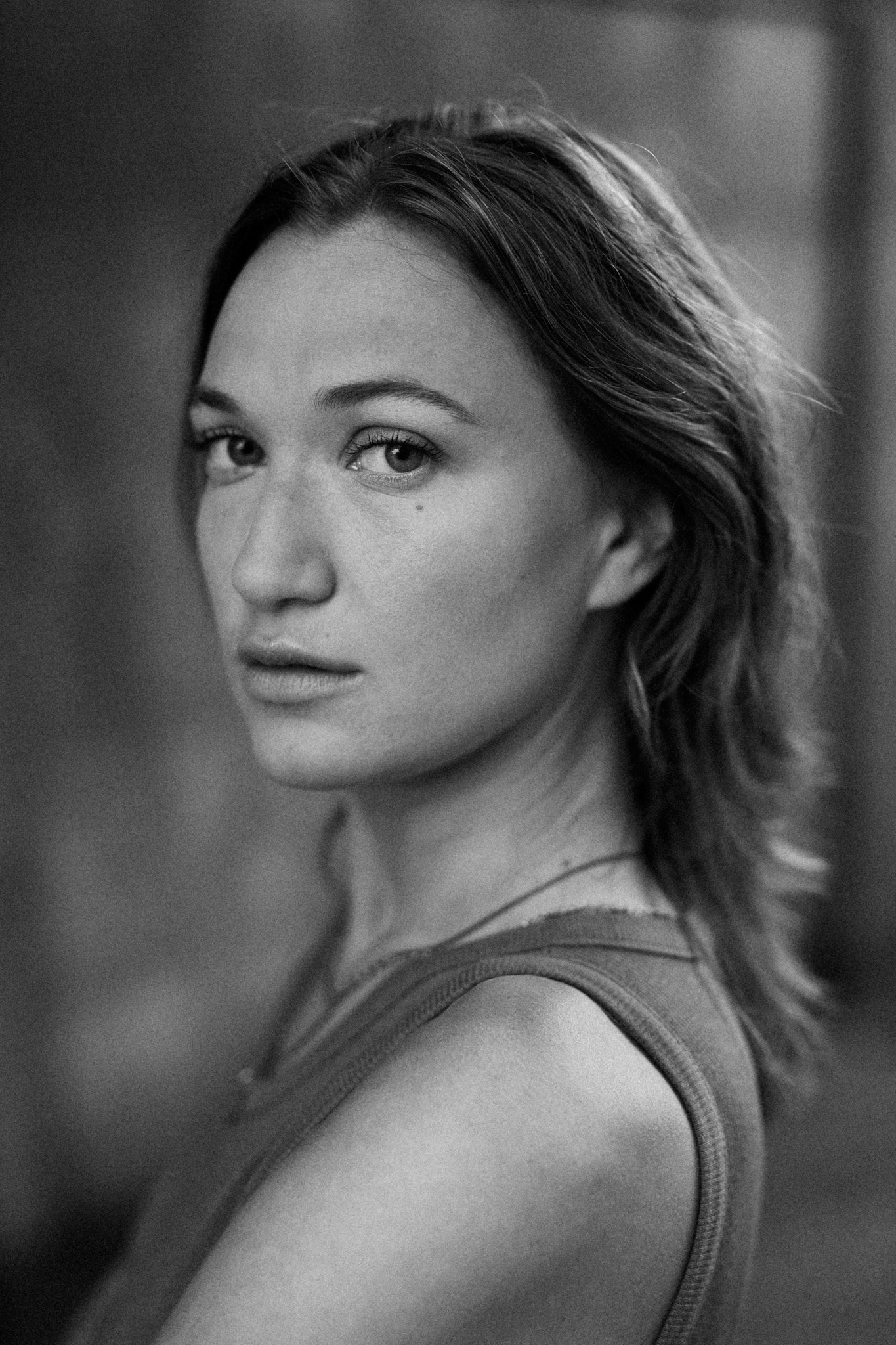 Mona Mina Leon - About - Entertainment.ie