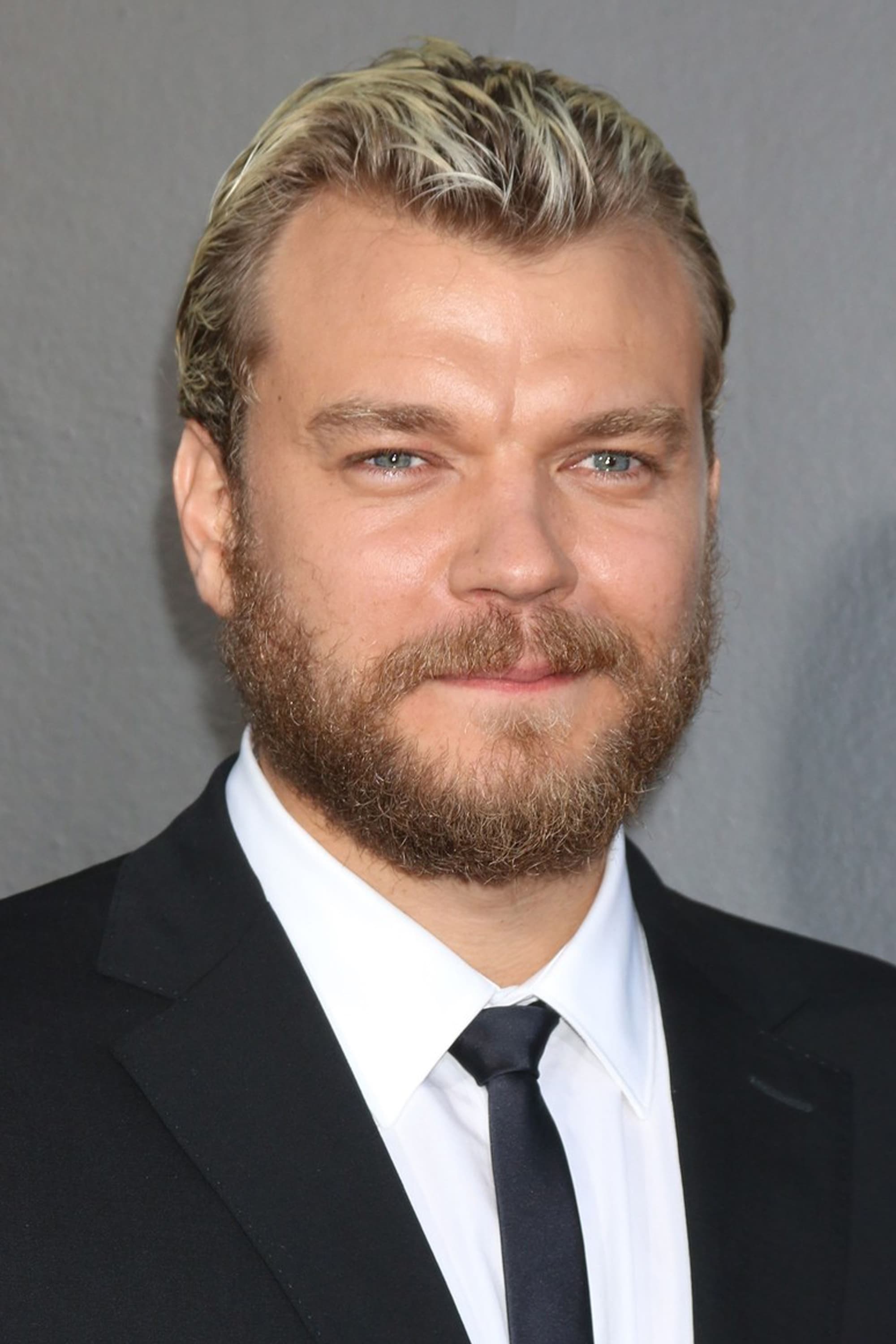 Pilou Asbæk - About - Entertainment.ie