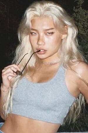Hannah Kim - About - Entertainment.ie