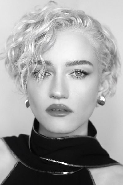 Julia Garner