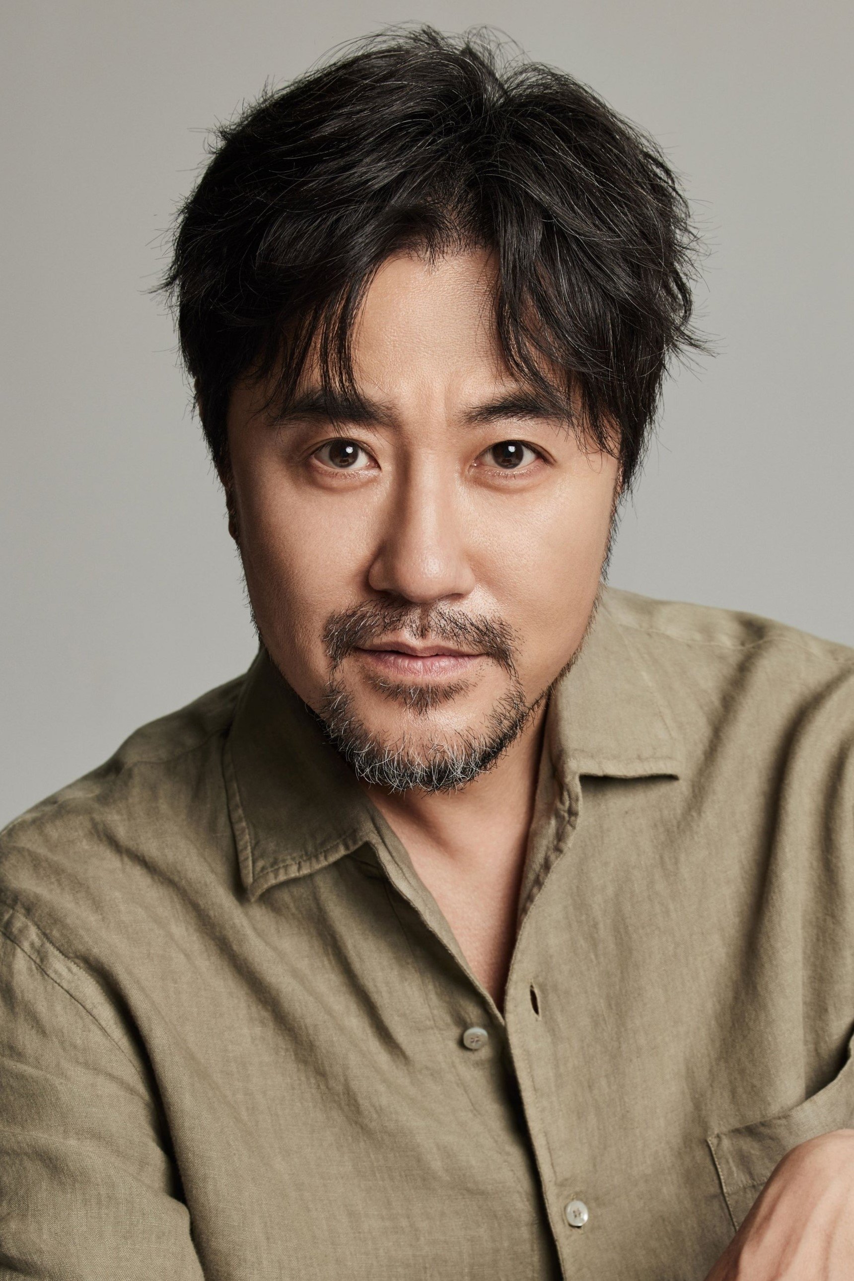 Zhao Yang - About - Entertainment.ie
