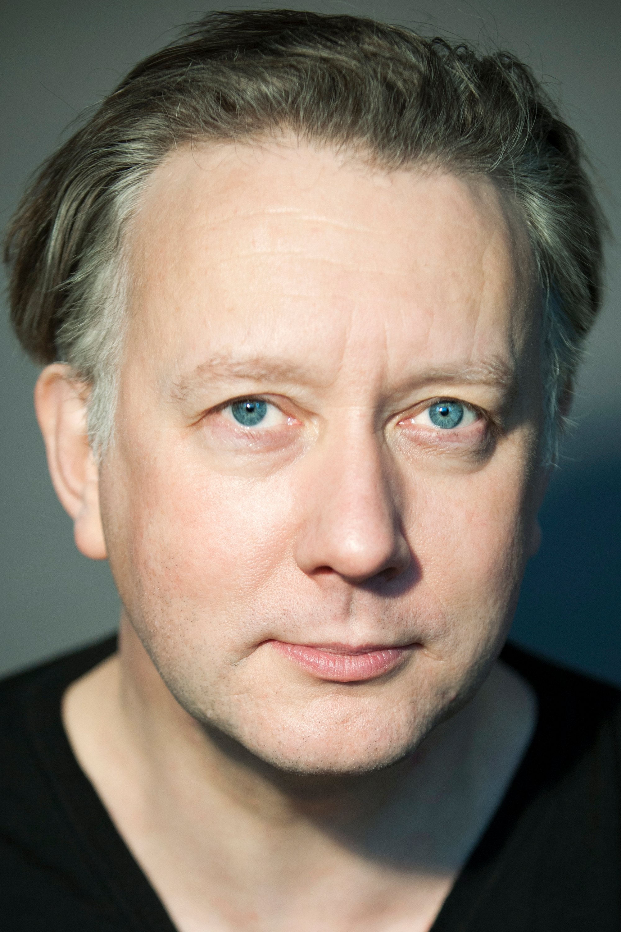 Jasper Britton About Entertainmentie 