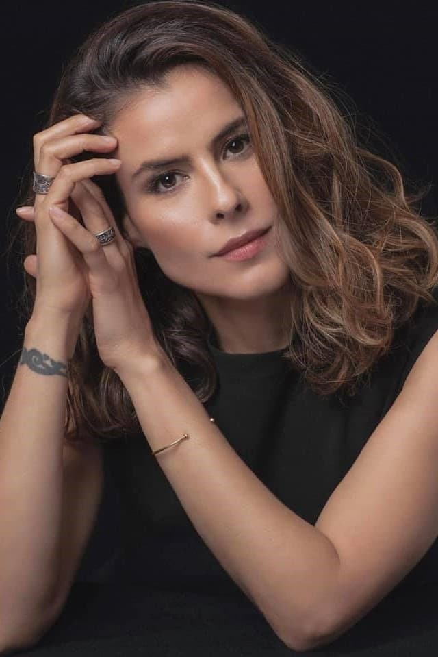 Zharick León - About - Entertainment.ie