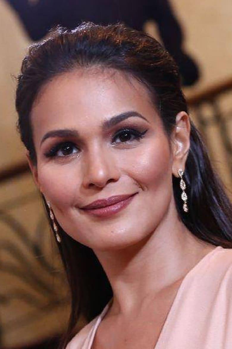 Iza Calzado - About - Entertainment.ie