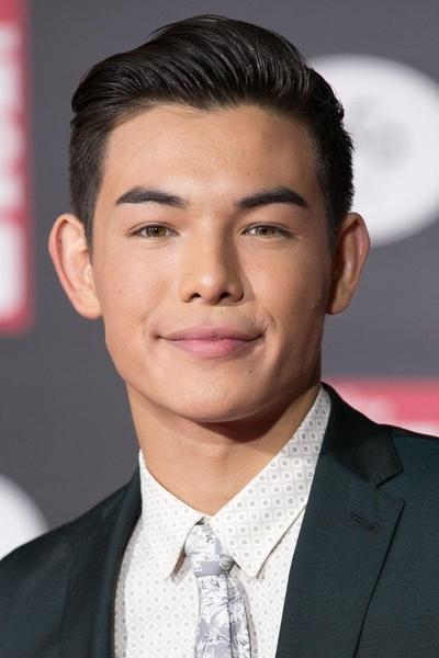 Ryan Potter - About - Entertainment.ie