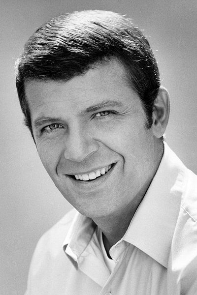 Robert Reed - About - Entertainment.ie