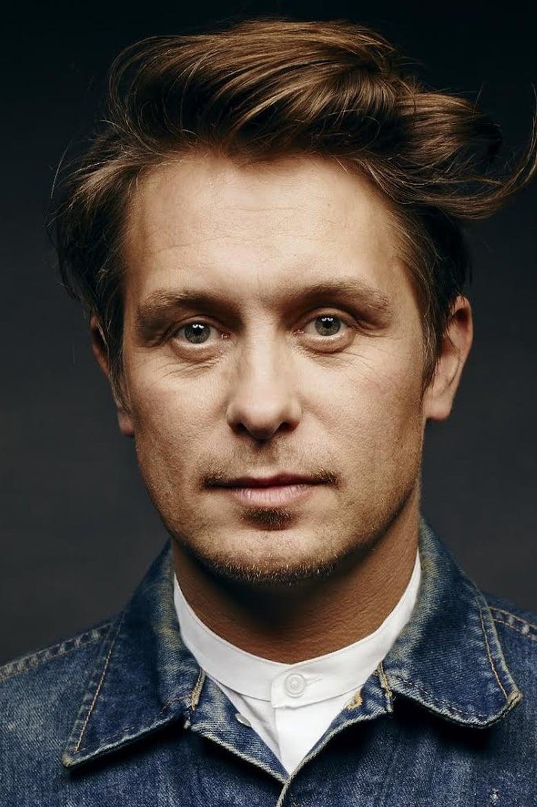 Mark Owen - About - Entertainment.ie