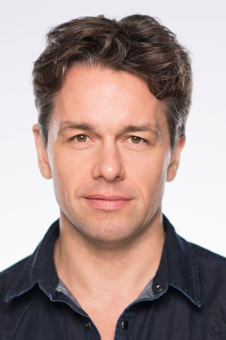 Julian Ovenden About Entertainment.ie