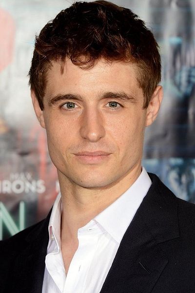 Max Irons - About - Entertainment.ie