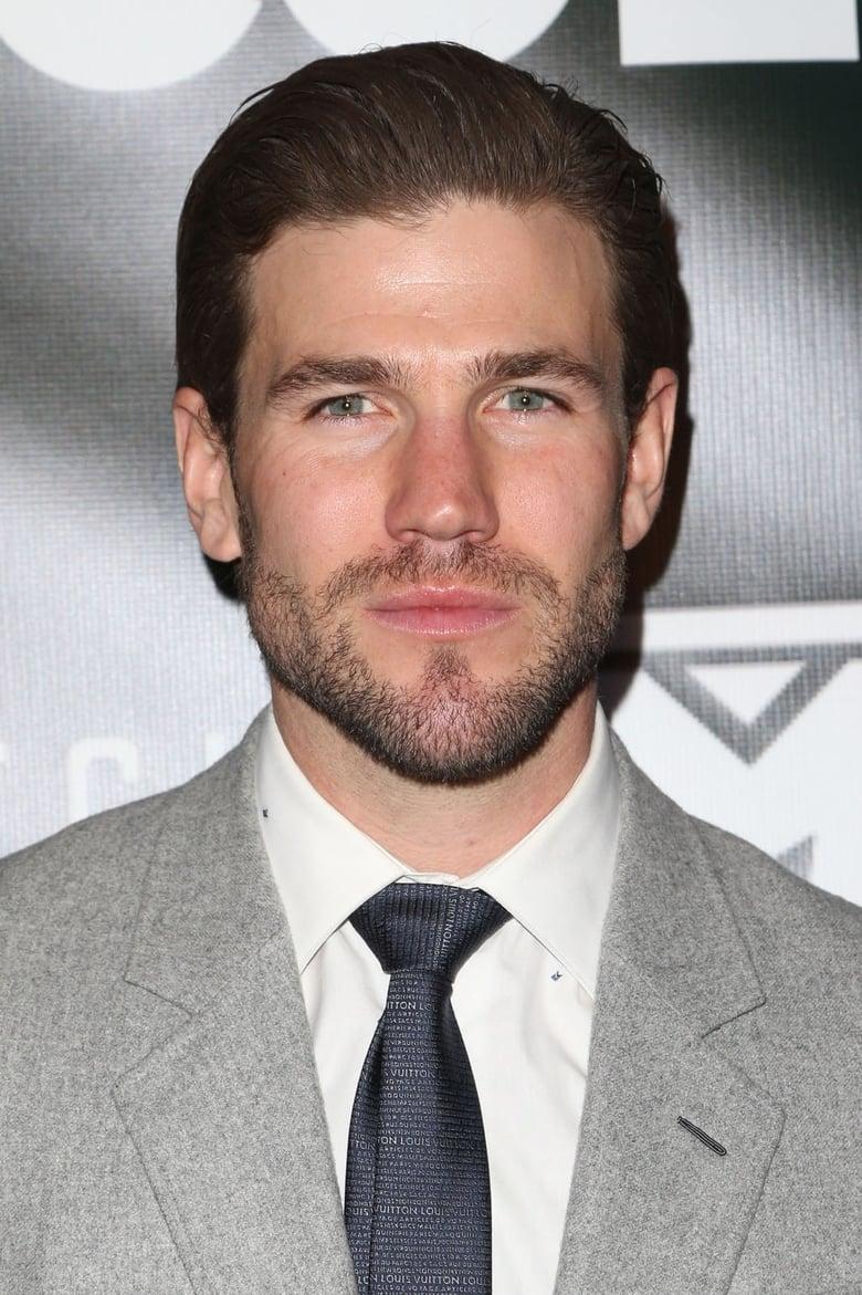 Austin Stowell About Entertainment.ie