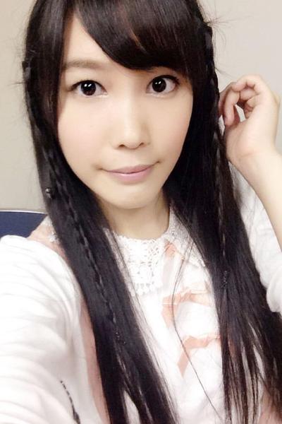 Yui Kasugano About Entertainmentie 1666