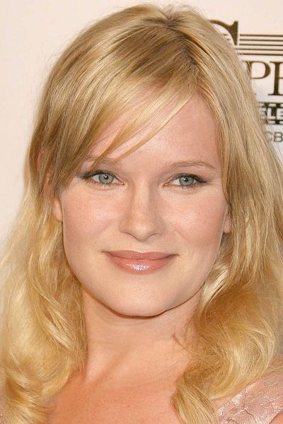 Nicholle Tom - About - Entertainment.ie