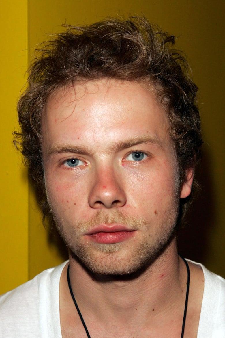 Brendan Fletcher - About - Entertainment.ie