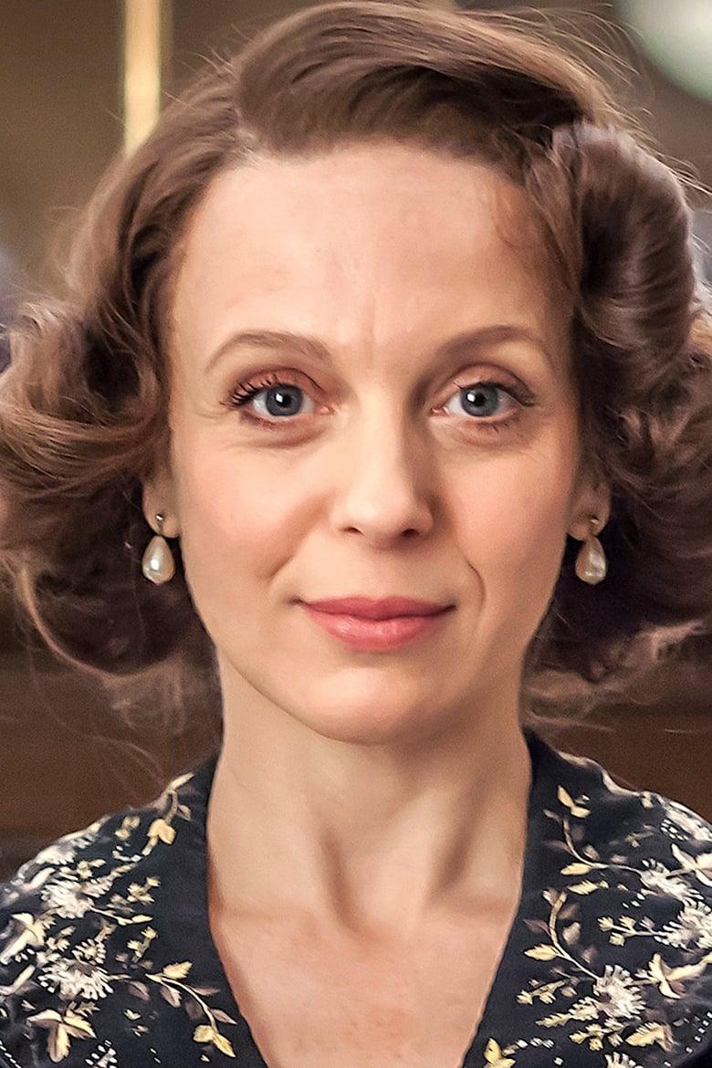 Amanda Abbington - About - Entertainment.ie
