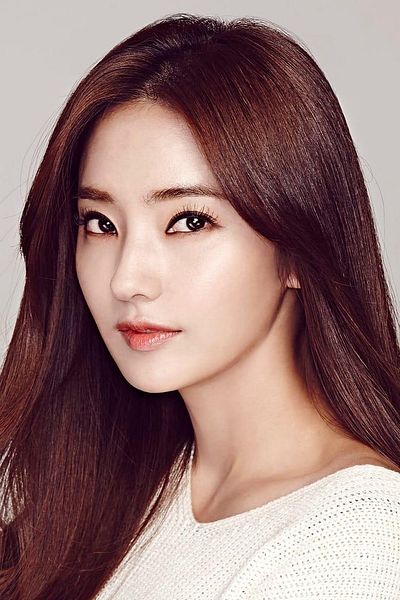 Han Chae-young - About - Entertainment.ie