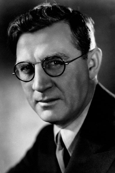 Lloyd Bacon About Entertainment.ie