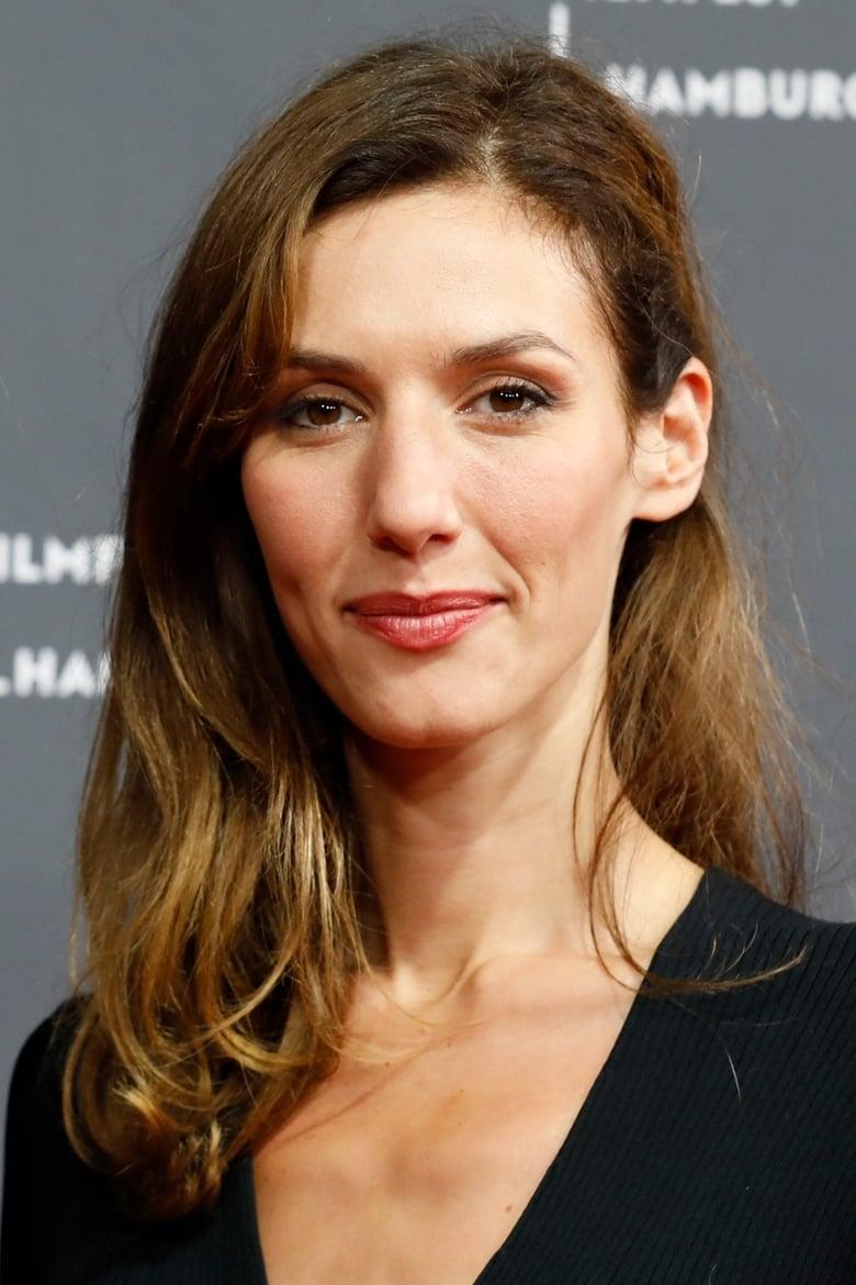 Doria Tillier - About - Entertainment.ie