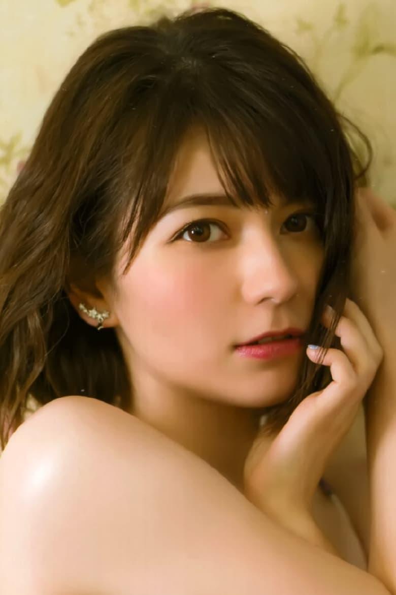 Lynn - About - Entertainment.ie