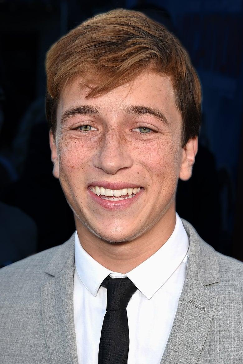 Skyler Gisondo - About - Entertainment.ie