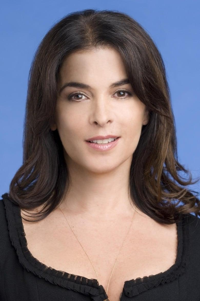 Annabella Sciorra - About - Entertainment.ie