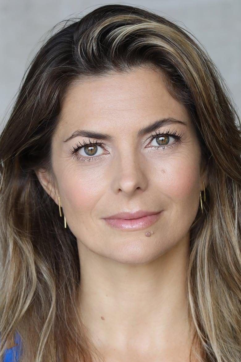 Julia Rose - About - Entertainment.ie