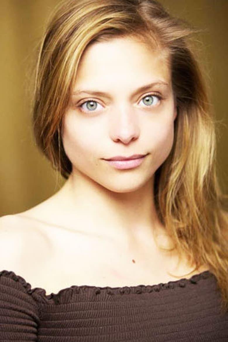 Lizzie Brocheré - About - Entertainment.ie