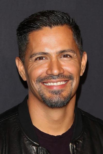 Jay Hernandez - About - Entertainment.ie