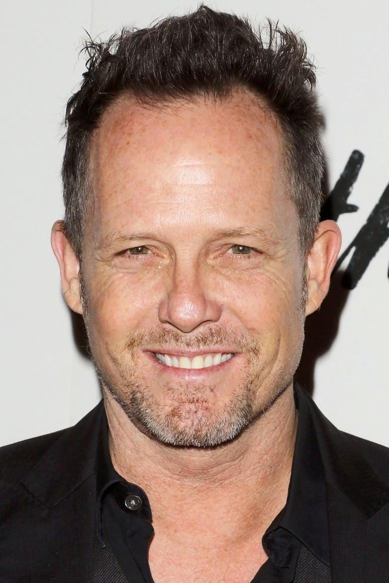 Dean Winters About Entertainment.ie