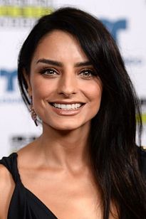 Aislinn Derbez