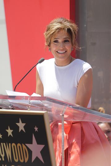 Jennifer Lopez gets 2500th Hollywood Star
