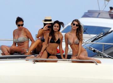 Rihanna, Cara, Vanessa Hudgens: Star snaps