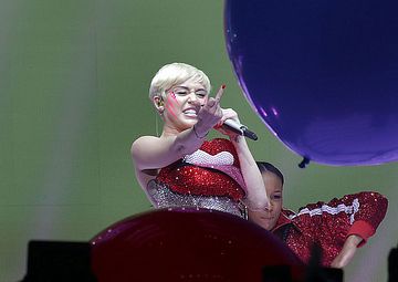 Miley Cyrus Bangerz Tour 2014